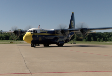 Los US Navy Blue Angels Descienden Sobre St. Louis Para El Spirit Air Show en Chesterfield 30